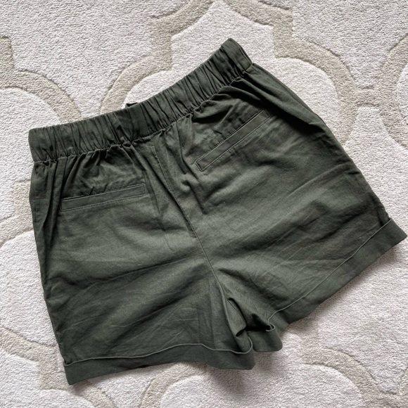 Uniqlo linen cotton relaxed shorts - Picture 2 of 7